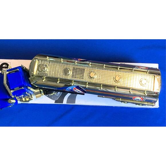 NEW 1997 Fina Limited Edition Gold Tanker Truck 18 Wheeler Equity Market 1/32 - Picture 8 of 12